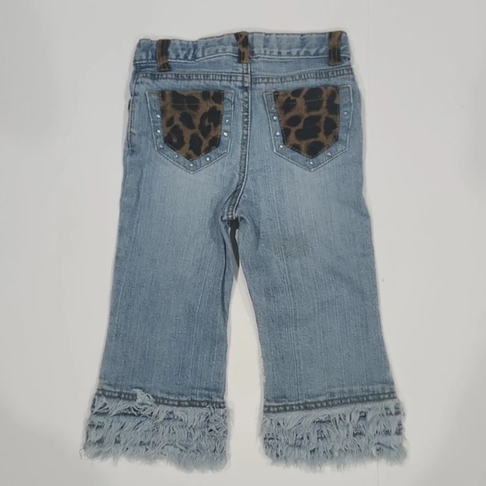 Toddlers Jeans with Cheeta and‎ Rhinestone Accents Size 2T